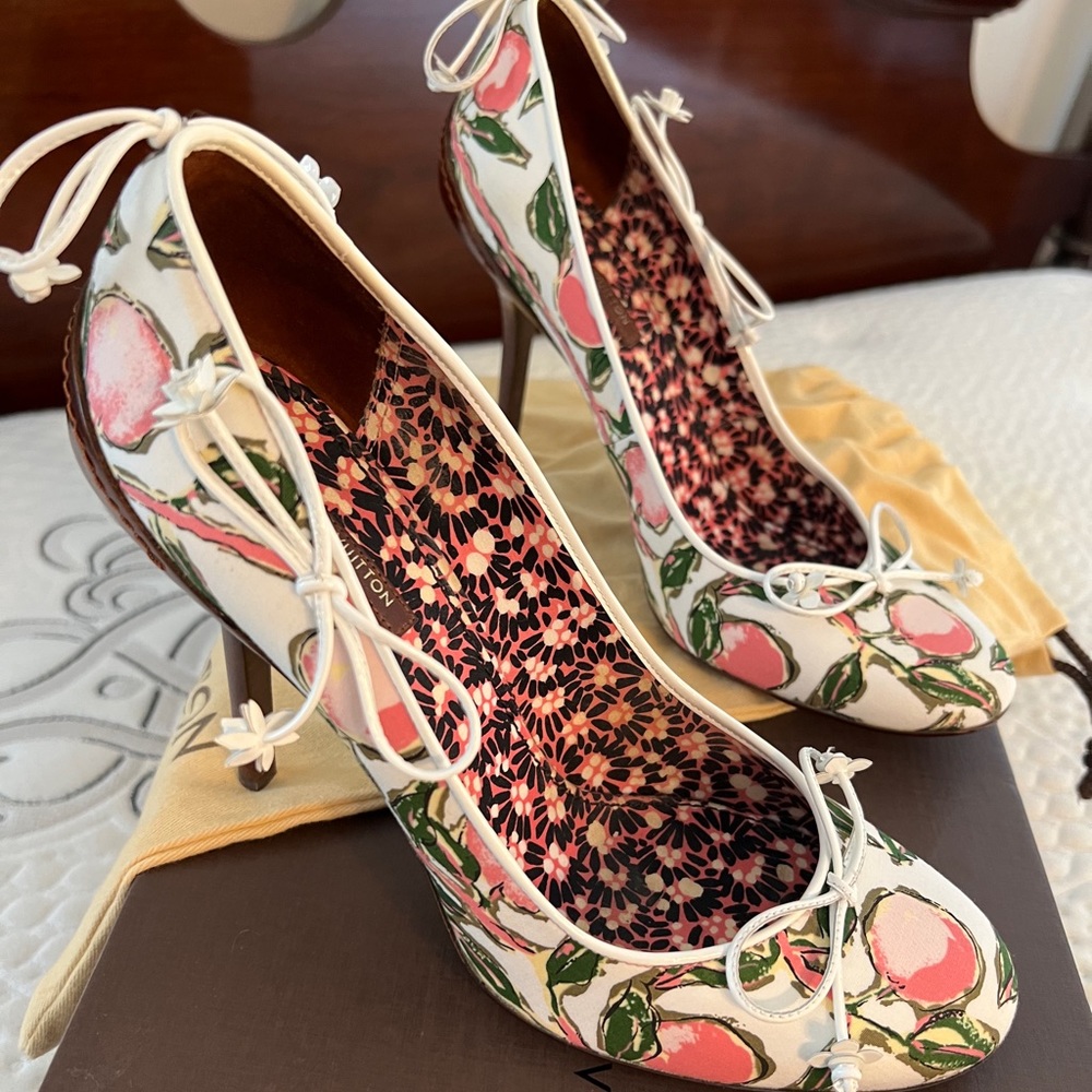 Louis Vuitton Resort 2011 pumps